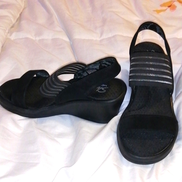 Shoes/heels/sandals - Picture 1 of 2